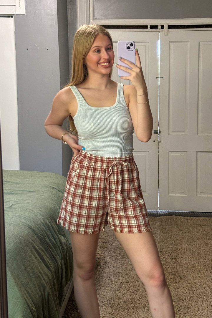 Molly Checker Fray Hem Shorts - Rose
