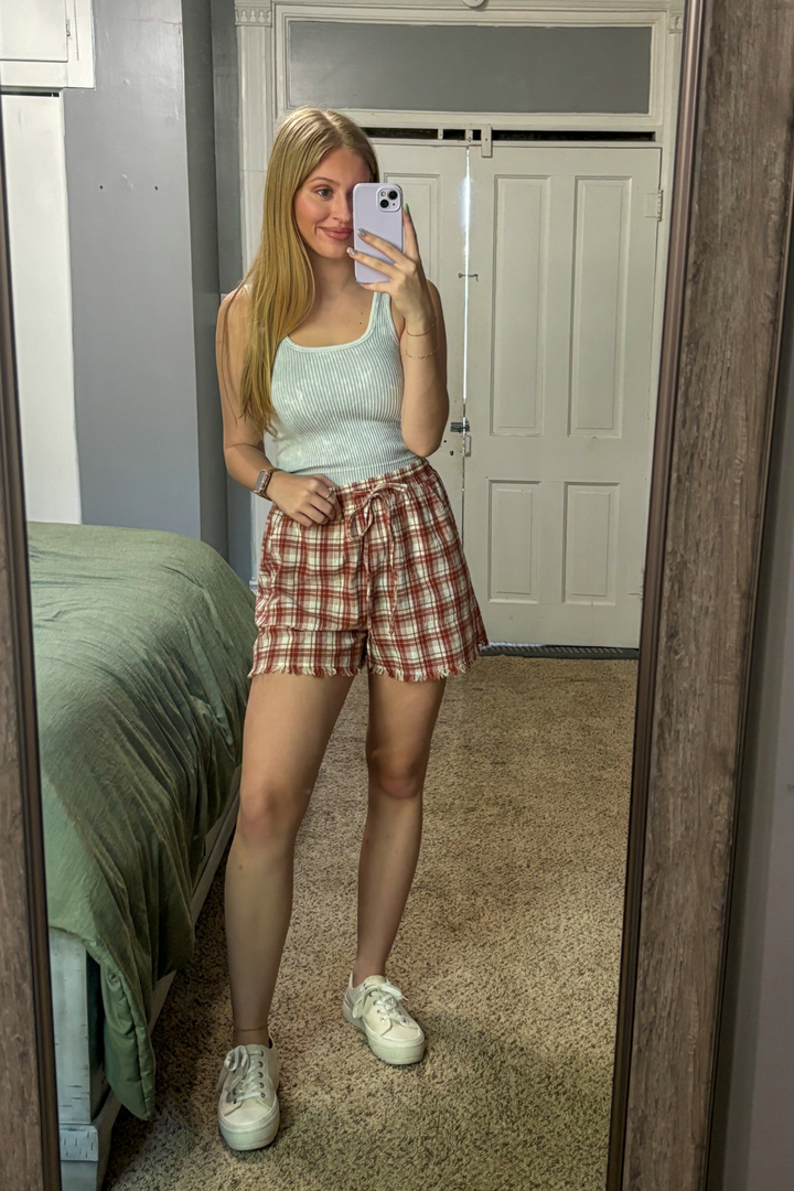 Molly Checker Fray Hem Shorts - Rose