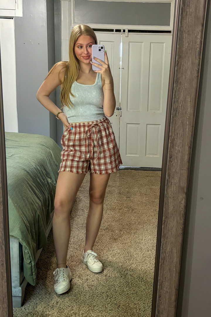 Molly Checker Fray Hem Shorts - Rose
