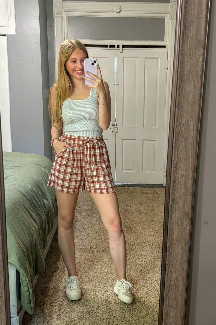 Molly Checker Fray Hem Shorts - Rose