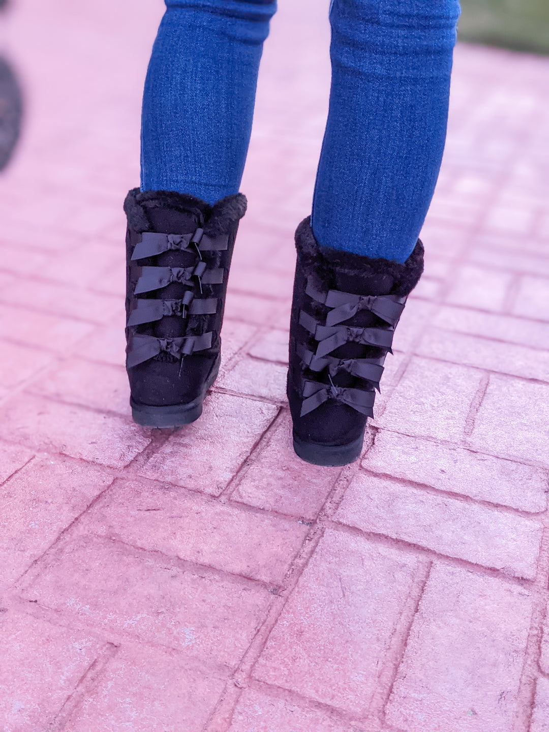 Ugg It's Winter Boots - Black Simply Posh Boutique Ugg It's Winter Boots - Black Simply Posh Boutique