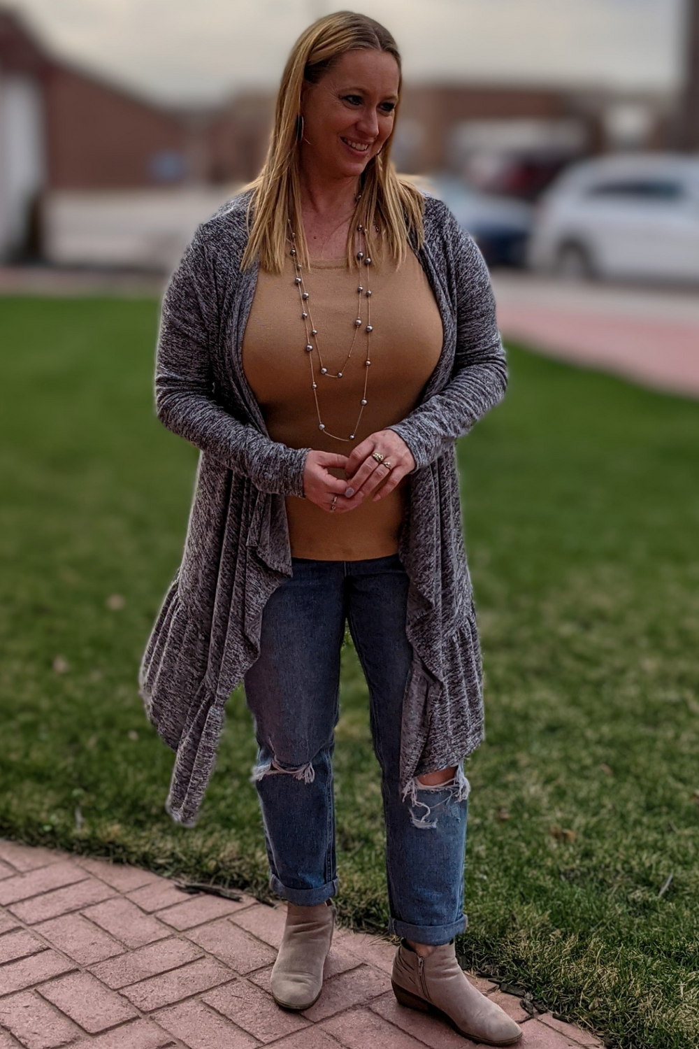 Scoop Neck Rib short sleeve active basic top. Fitted stretchable fabric perfect for layering and all seasons. 